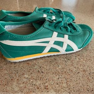 Adidas Onitsuka Tiger green sneakers size 8